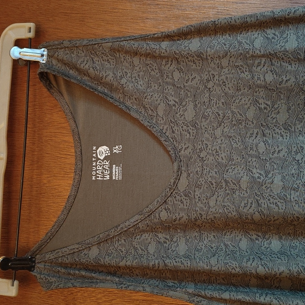 Sleeveless dress